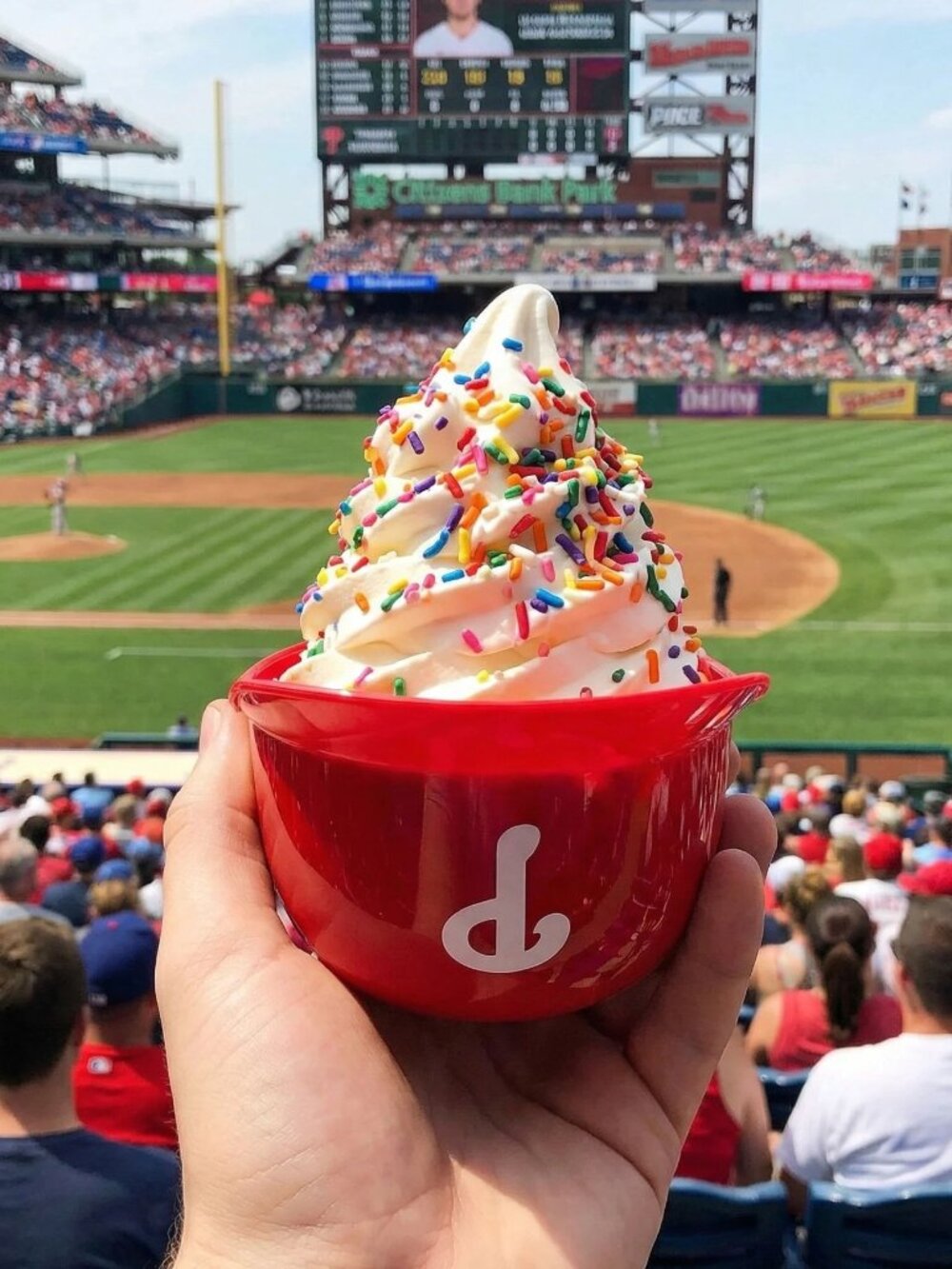 Philadelphia Phillies Mini Baseball Helmet 8oz Ice Cream Sundae Cup